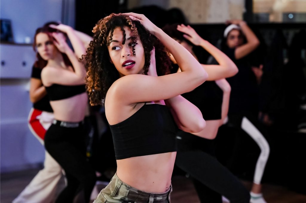 Découvrez les offres découvertes du Studio Massaro et accédez à un large choix de cours de danse à Paris 11.