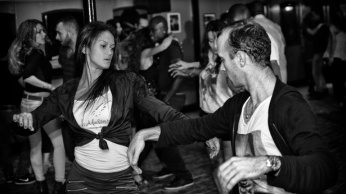 Studio Massaro - Ecole de danse latine paris nation. www.studio-massaro.fr