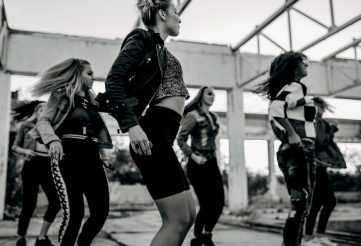 Reserve ton prochain cours de danse au Studio Massaro - 10€ le cours découverte